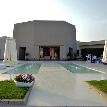 Desusino Residence & Hotel Butera Bagian luar foto