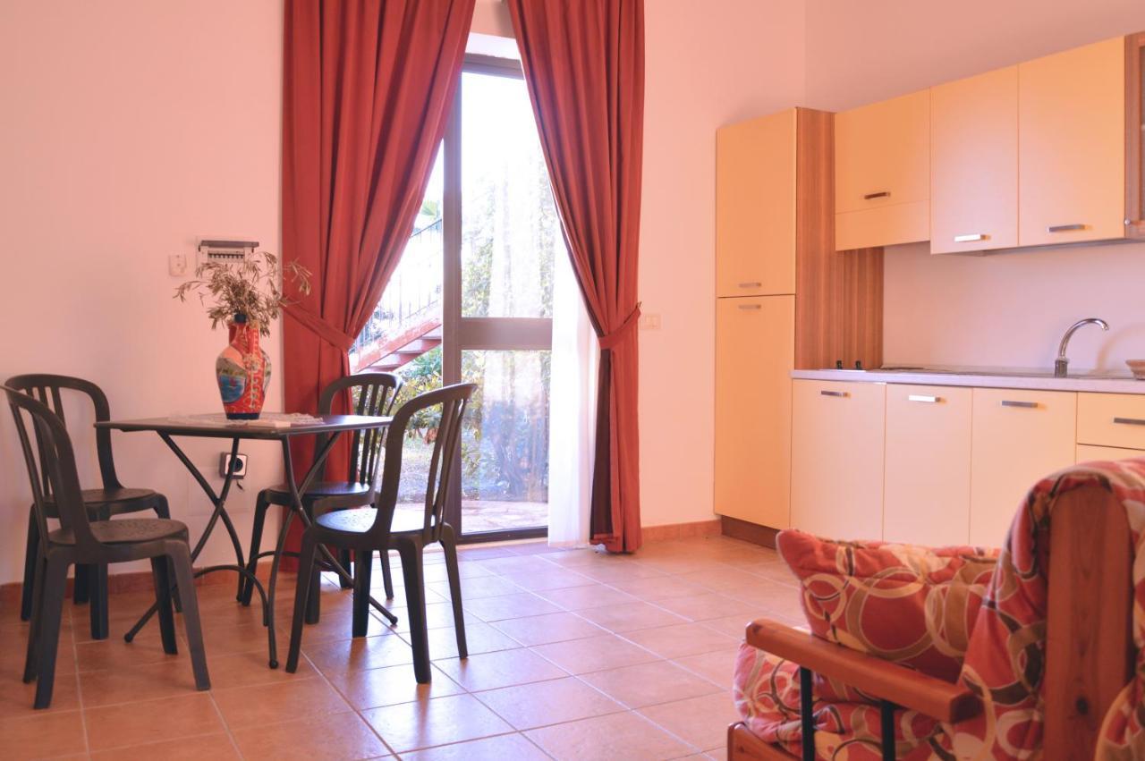 Desusino Residence & Hotel Butera Bagian luar foto