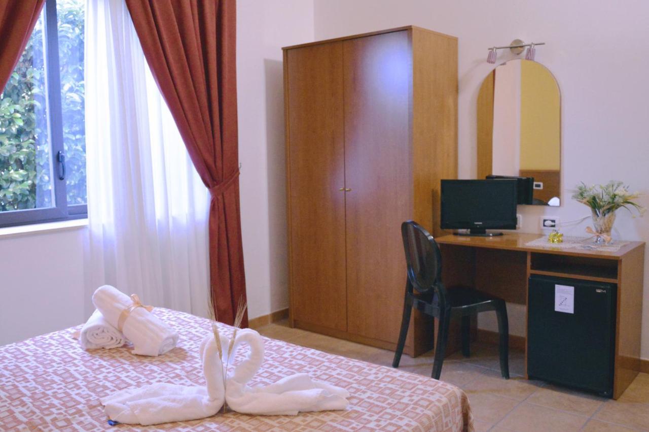 Desusino Residence & Hotel Butera Bagian luar foto