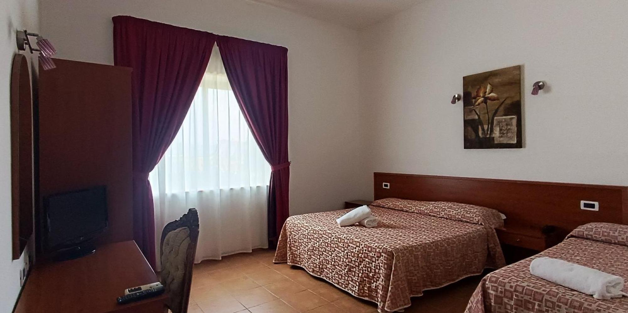 Desusino Residence & Hotel Butera Ruang foto
