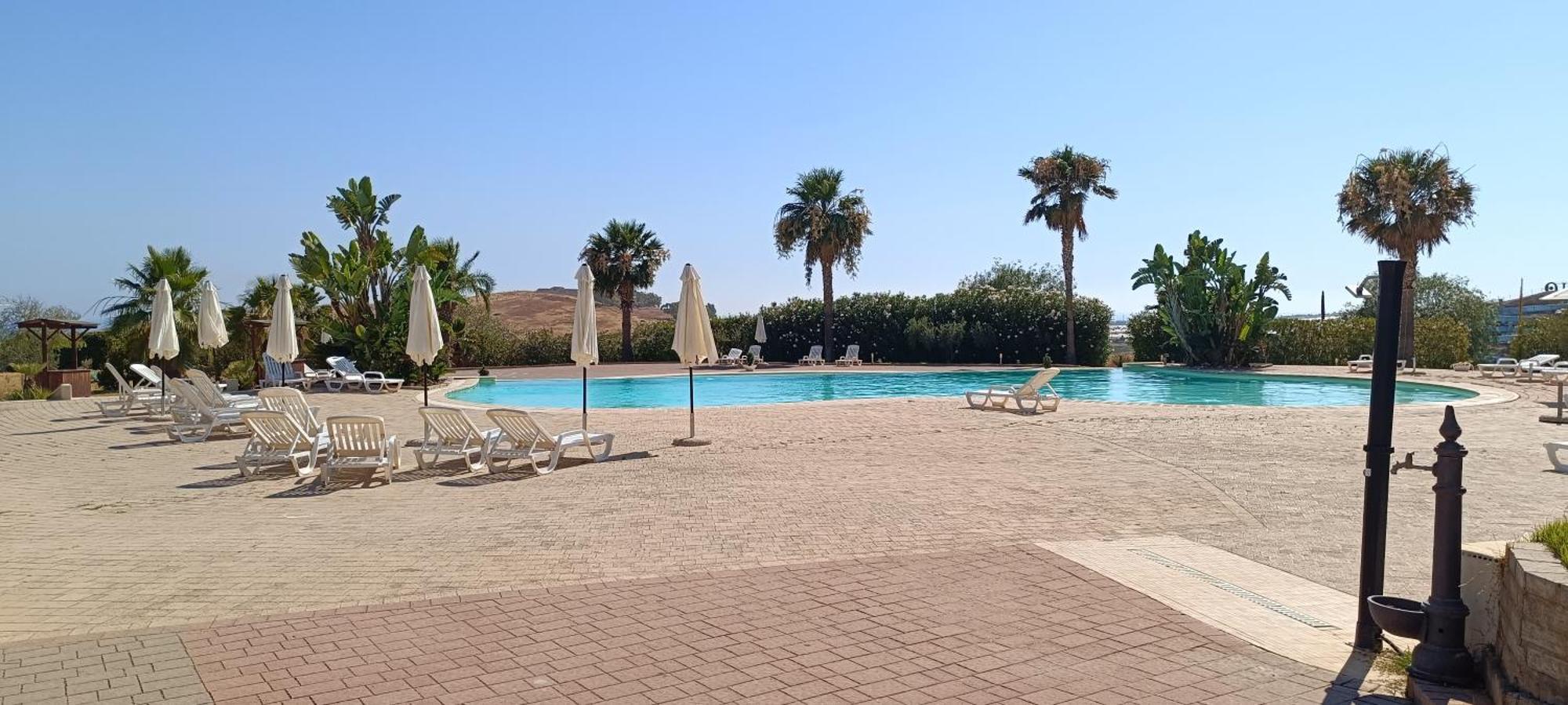 Desusino Residence & Hotel Butera Bagian luar foto