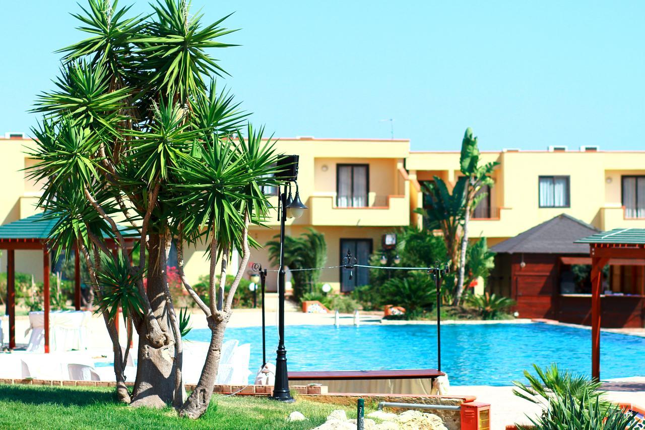 Desusino Residence & Hotel Butera Bagian luar foto